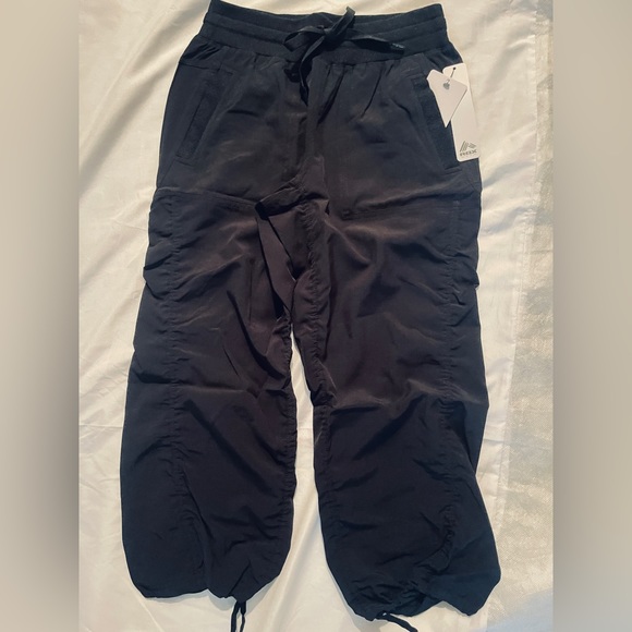 Cargo capri pants women’s,cinching drawstrings,skimming,lightweight,acti… - Picture 2 of 6